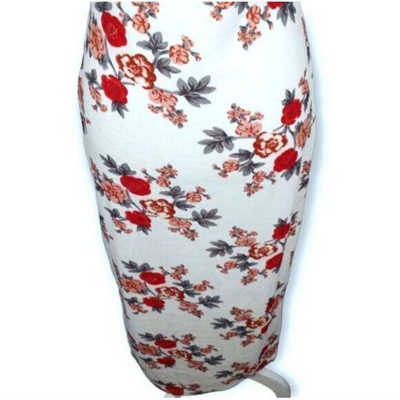 SHEIN RED & WHITE PUFF SLEEVE SLIT BACK FLORAL DRESS SZ.M EUC. - Picture 8 of 13